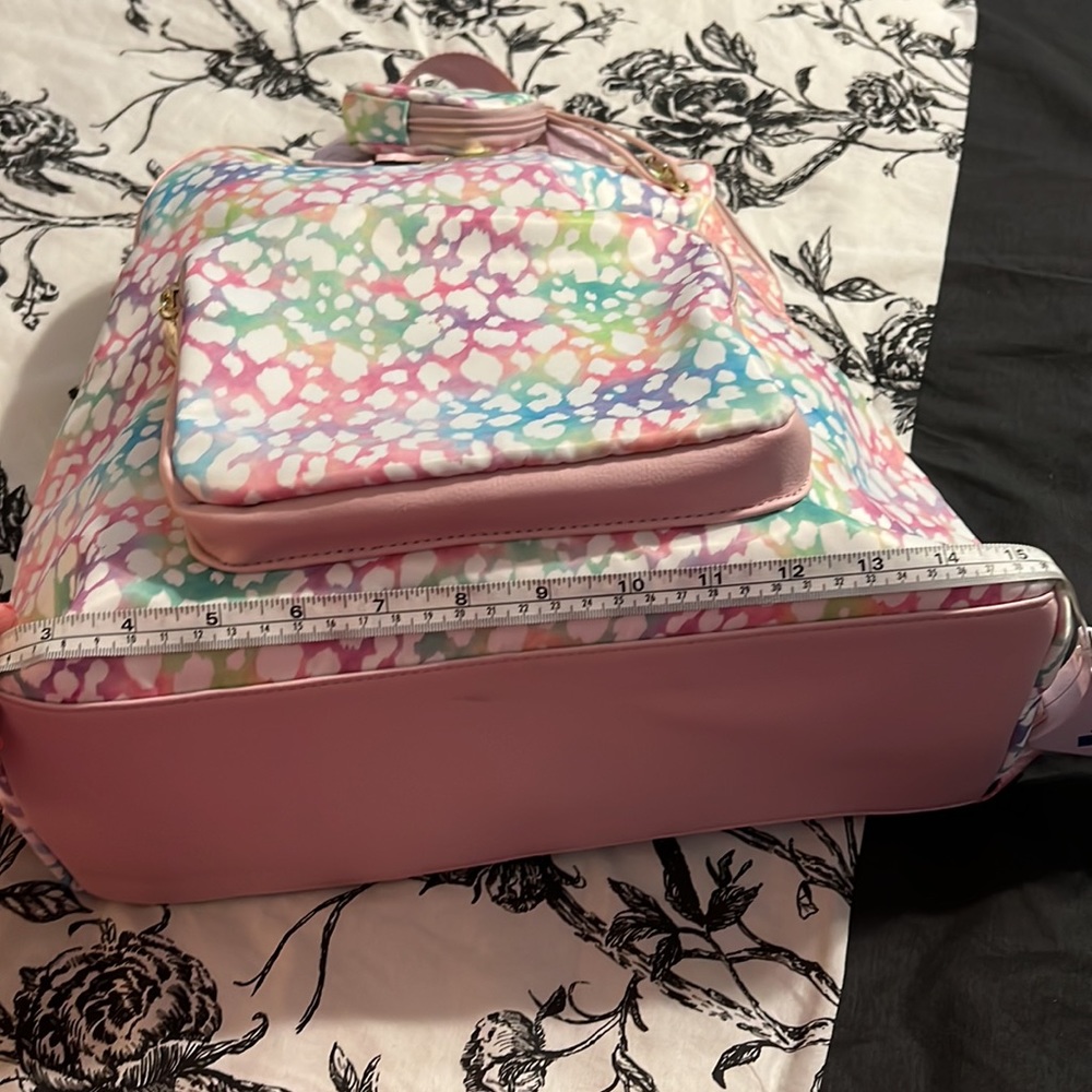 💕🌼 Luv Betsy Johnson Quilted Backpack - Picture 8 of 9